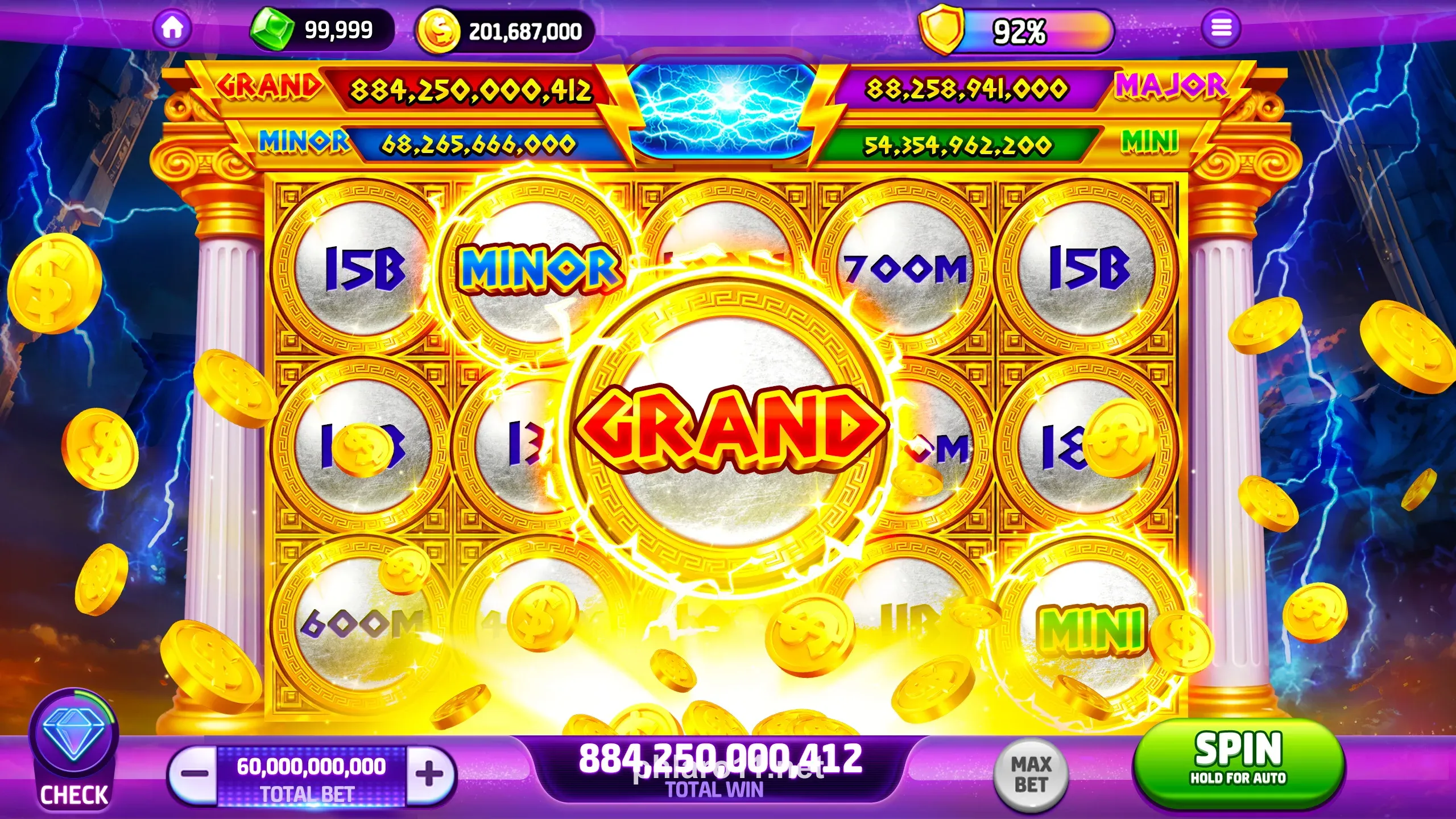 Phlaro app main screen showing slot games selection